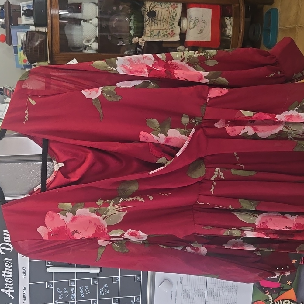 Pink blush maternity 2x-3x burgundy floral dress